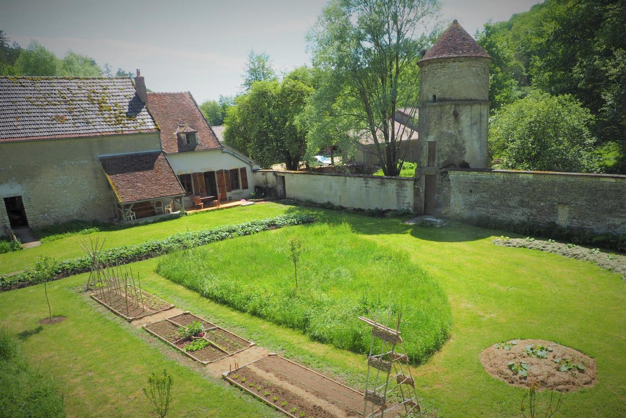 Willa Gite De Groupe Des Alouettes 10 Lits Simples Châtel-Censoir Zewnętrze zdjęcie