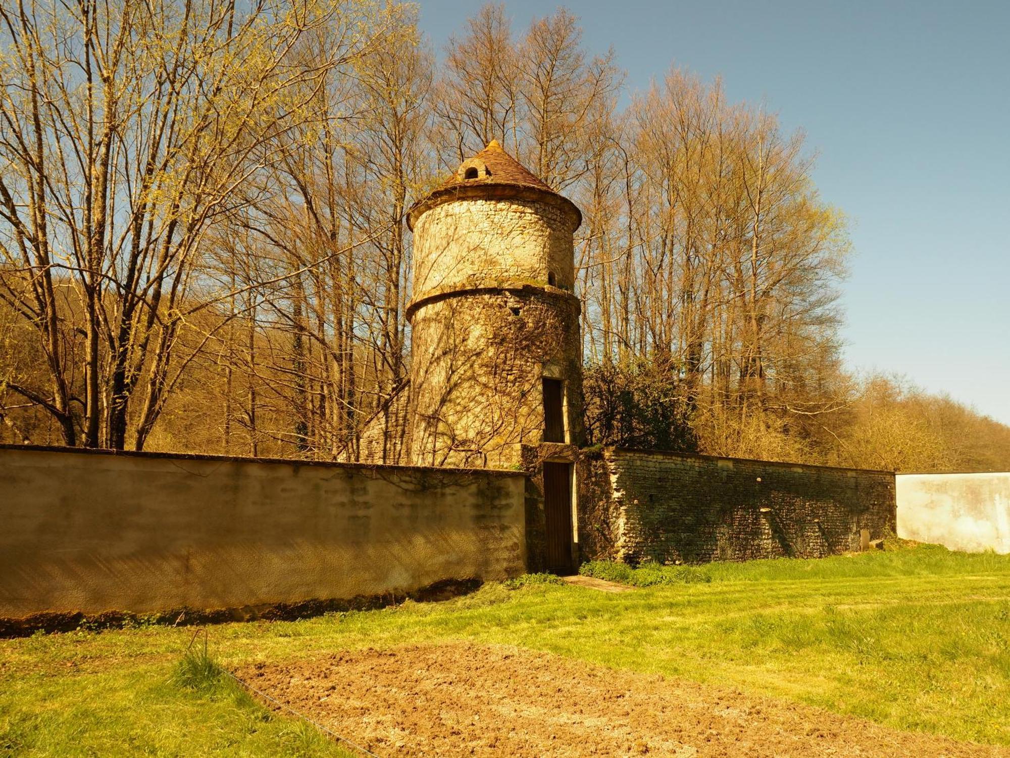 Willa Gite De Groupe Des Alouettes 10 Lits Simples Châtel-Censoir Zewnętrze zdjęcie