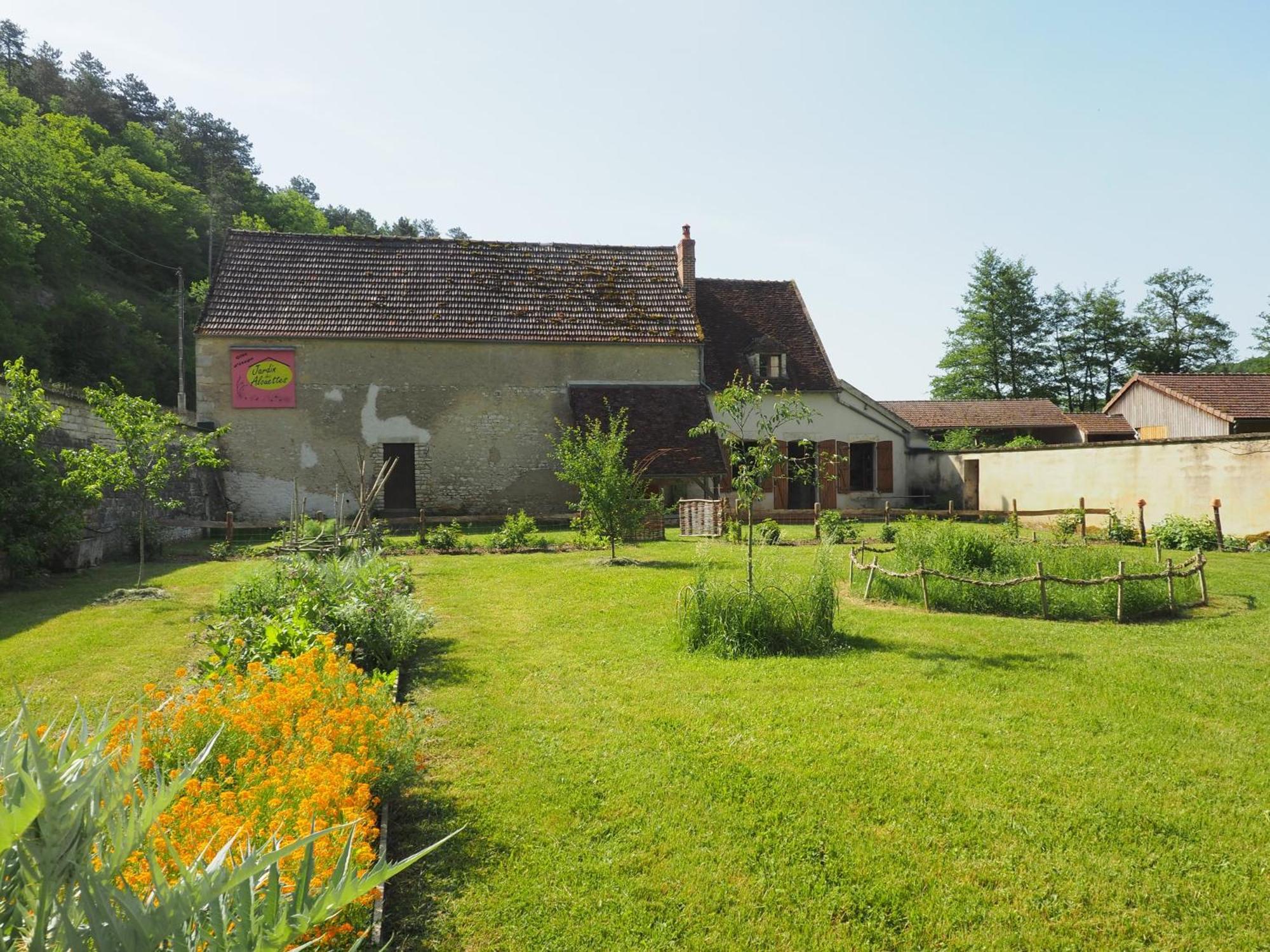 Willa Gite De Groupe Des Alouettes 10 Lits Simples Châtel-Censoir Zewnętrze zdjęcie